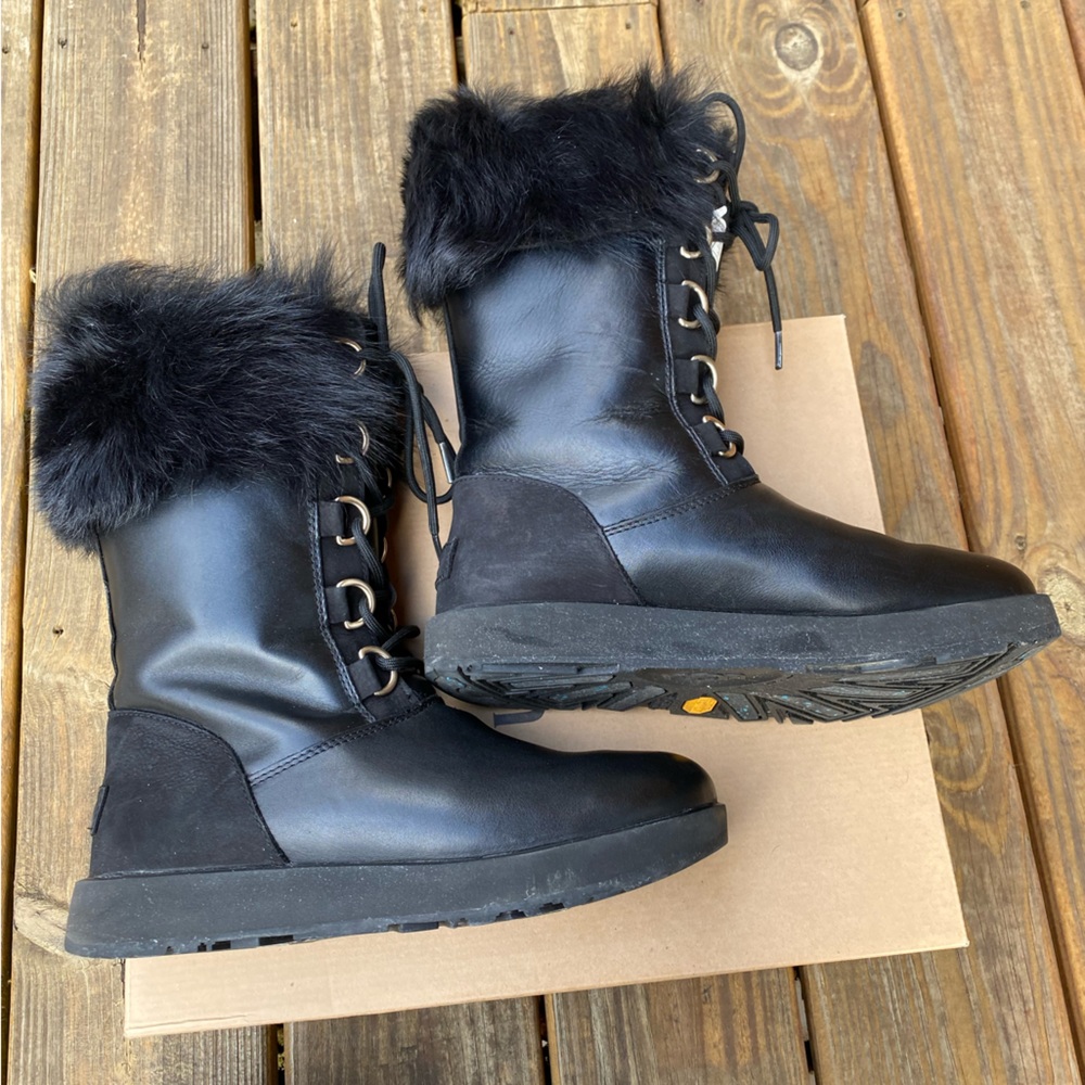UGG Waterproof Aya Size 8